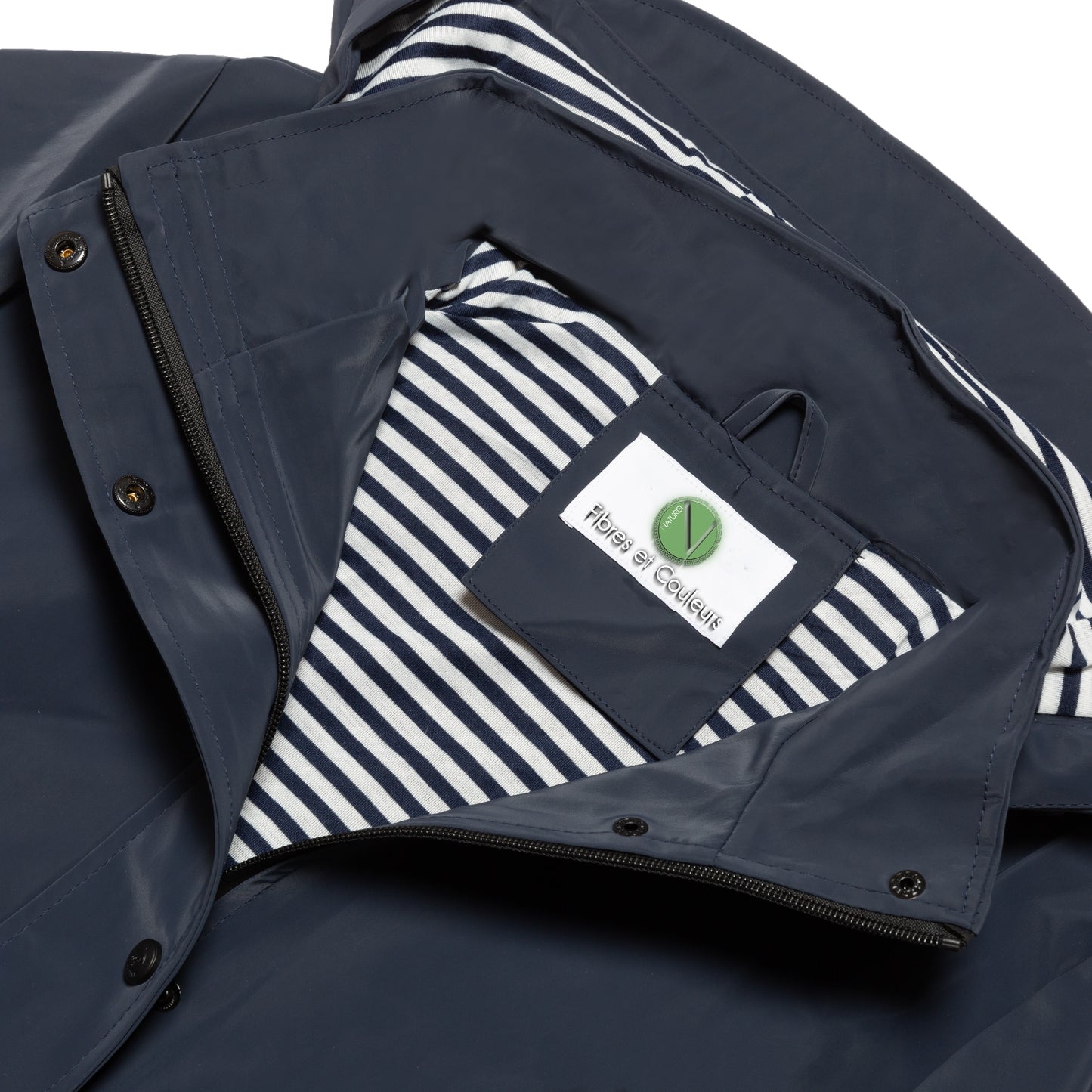 "Veste Imperméable Femme Blue Foncée – Coupe Ajustée et Protection Contre la Pluie"